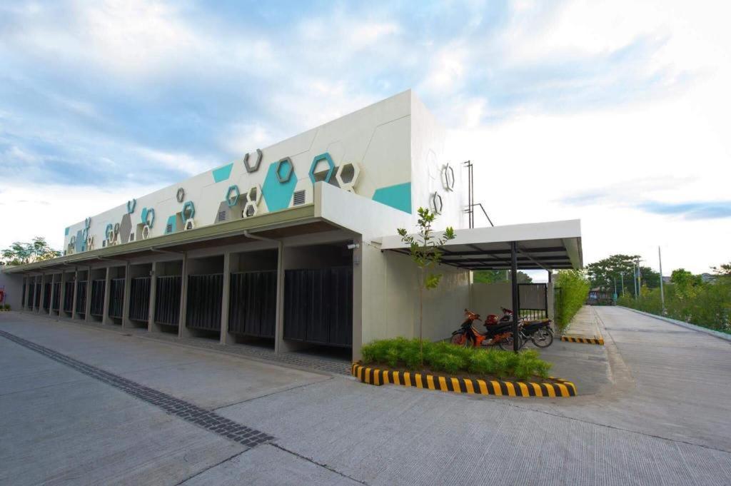 Hotel Ivory Pampanga Extérieur photo
